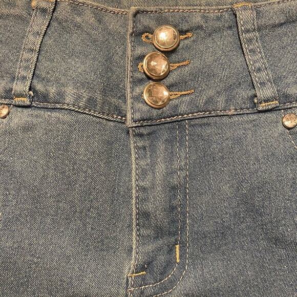 KABA Women’s Distressed, Denim Shorts, Size 7, Medium Blue, Gem Buttons/Zip - Picture 3 of 12